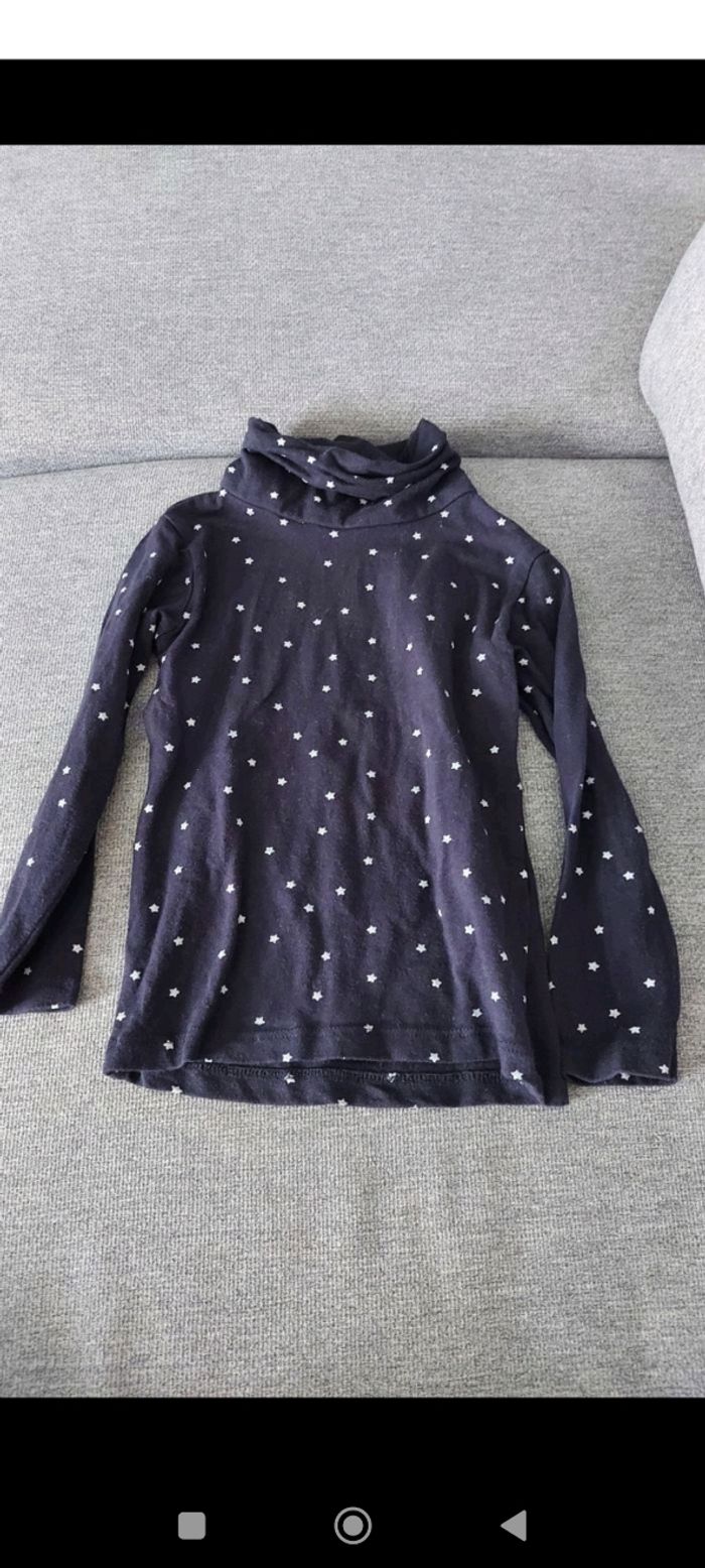 Sous pull avec des étoiles