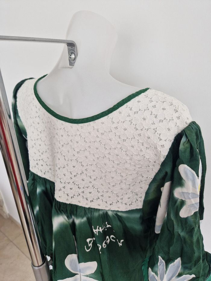 Robe polynésienne verte à fleurs blanches - photo numéro 6