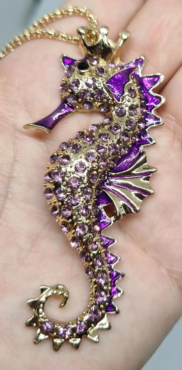 Collier doré hippocampe violet - photo numéro 6