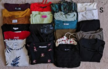 Lot de 22 hauts femme – Taille S – Mi-saison