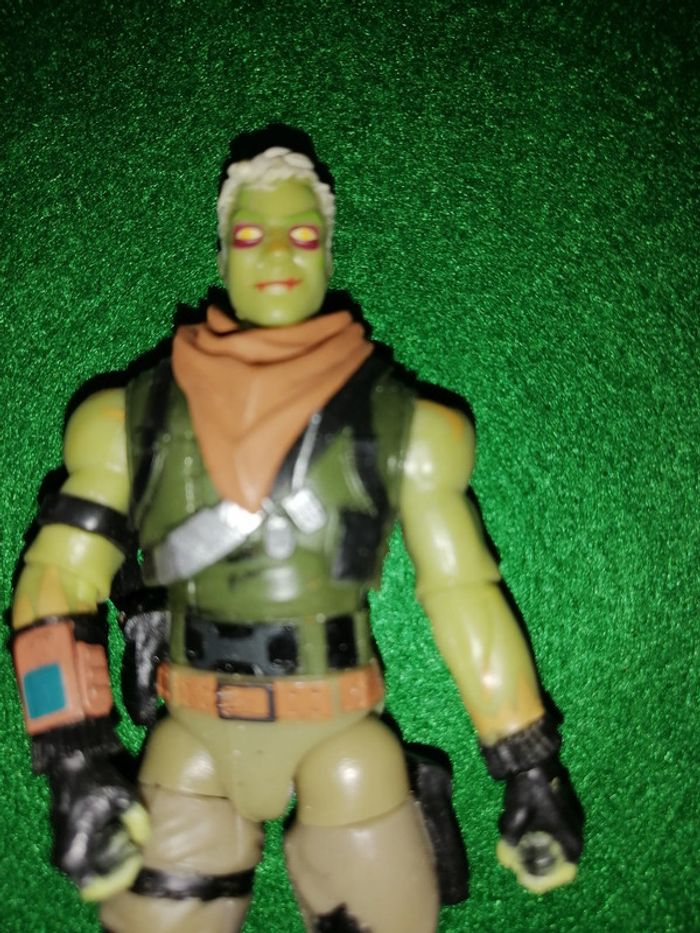 figurine fortnite 2019 epic - photo numéro 2