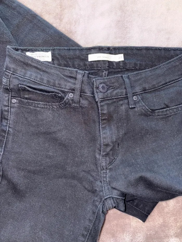 Jean LEVI’S femme taille 36 noir en très bon état - photo numéro 4