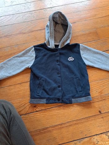 Gilet à capuche vélo