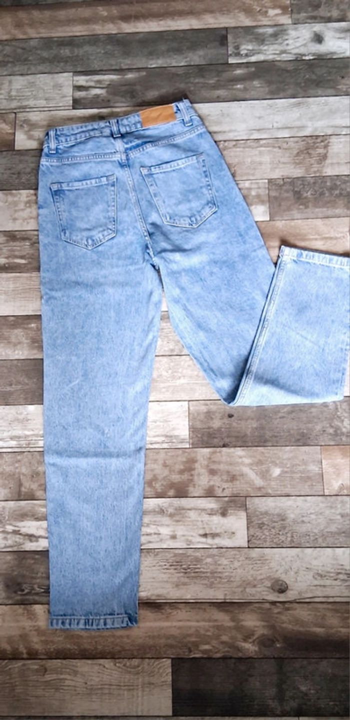 Jeans femme zara Taille 34 - photo numéro 2