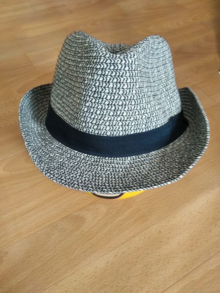 Chapeau Okaïdi blanc et gris taille 52