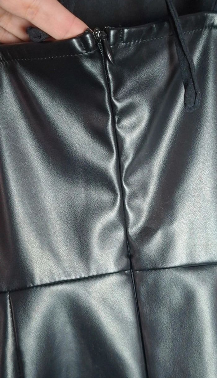 Robe noire séduisante - photo numéro 17