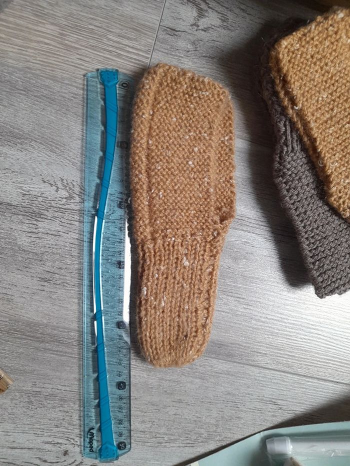 Chausson fait main en laine - photo numéro 9