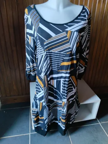 Jolie robe femme de marque Blancheporte taille 50