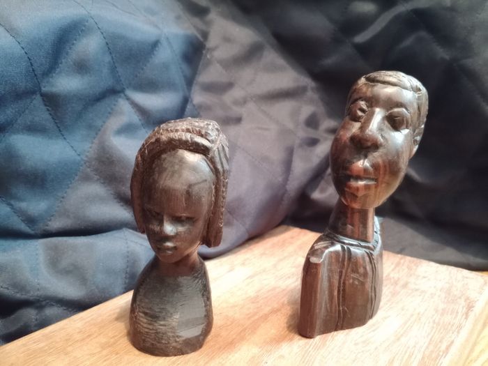 Bustes africains bois