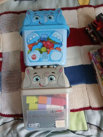 2 boites méga bloks