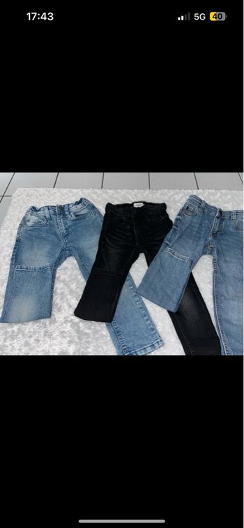 Lot 3 jeans