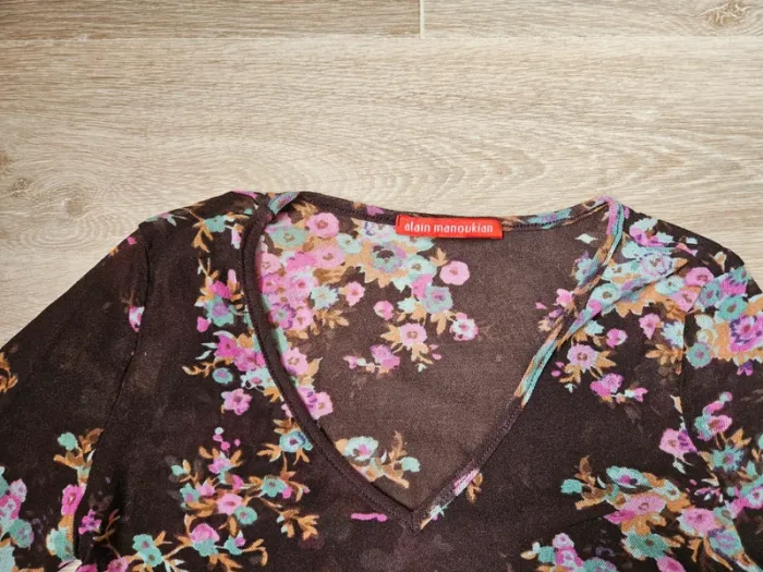 Tee-shirt marron avec motifs - photo numéro 2