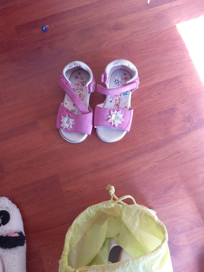 Sandalettes taille 25
