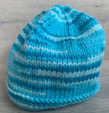 Bonnet au tricot 0-3 mois