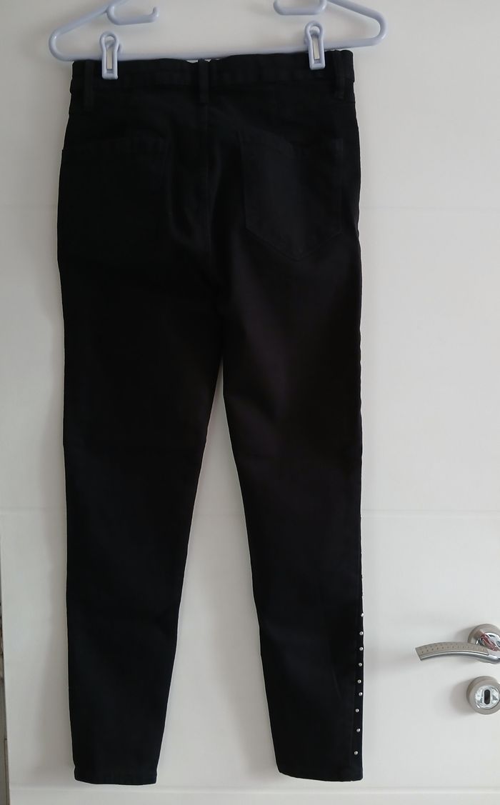 Pantalon Bershka
Taille 42 - photo numéro 2
