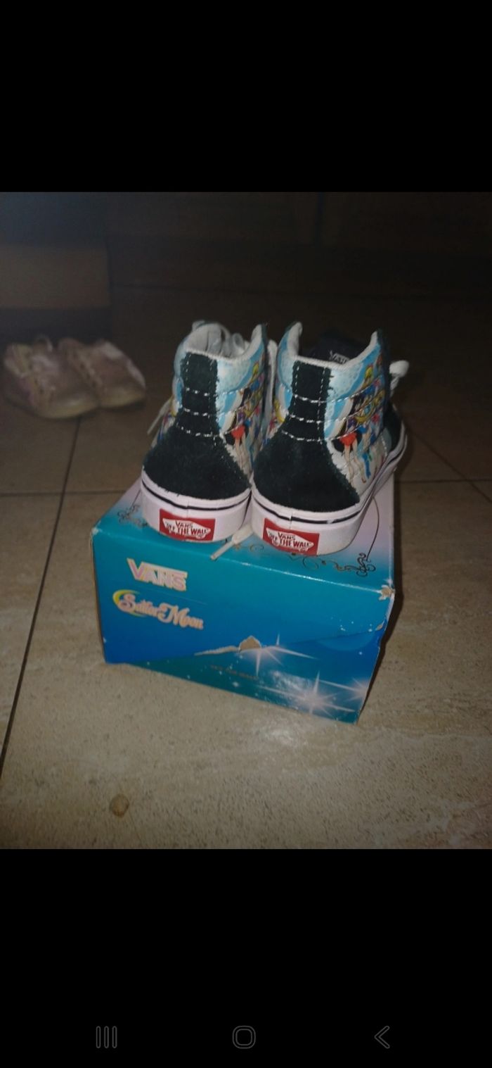 Vans sk8 hi collection Saylor Moon t 29 - photo numéro 5