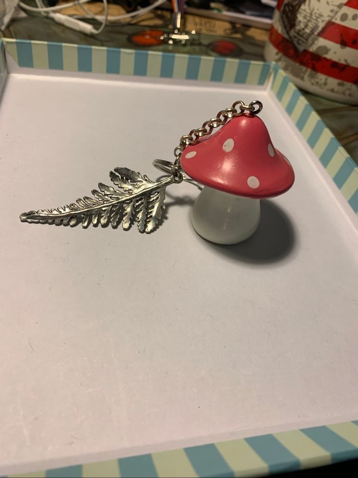 Porte clé champignon feuille - photo numéro 2