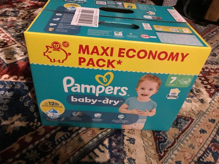 Neuf maxi paquet de couches pampers baby dry taille 7 soit 72 couches