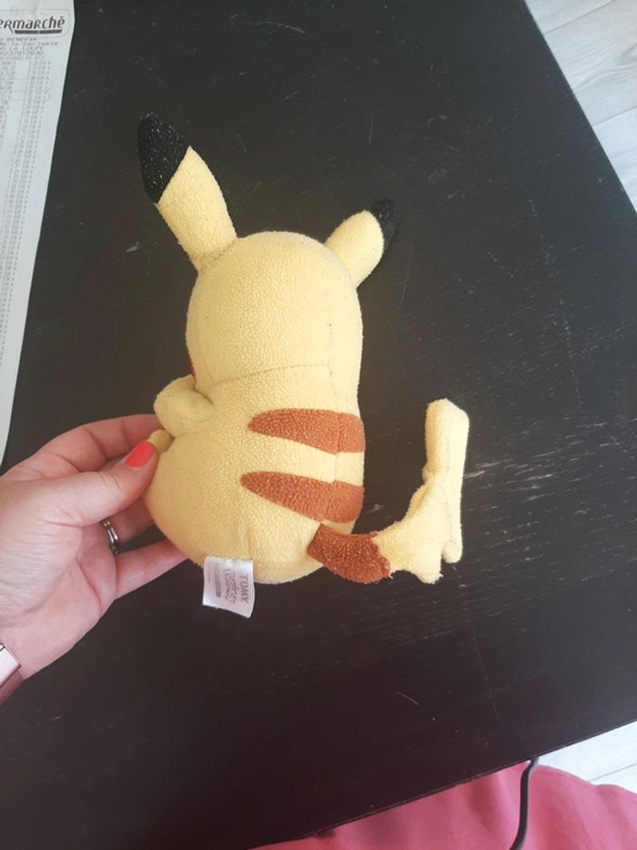 Peluche pikachu - photo numéro 2