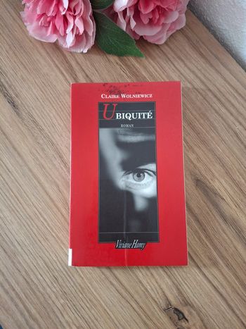 Livre : Ubiquité - Claire Wolniewicz