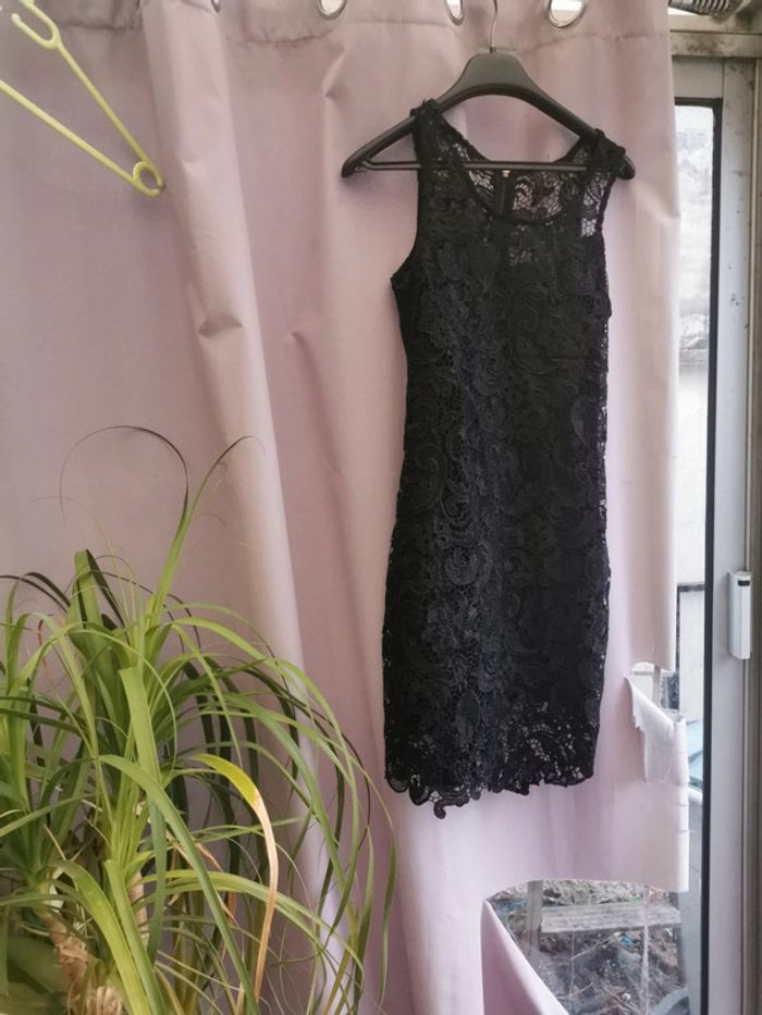 Magnifique robe en dentelle en  36 fêtes