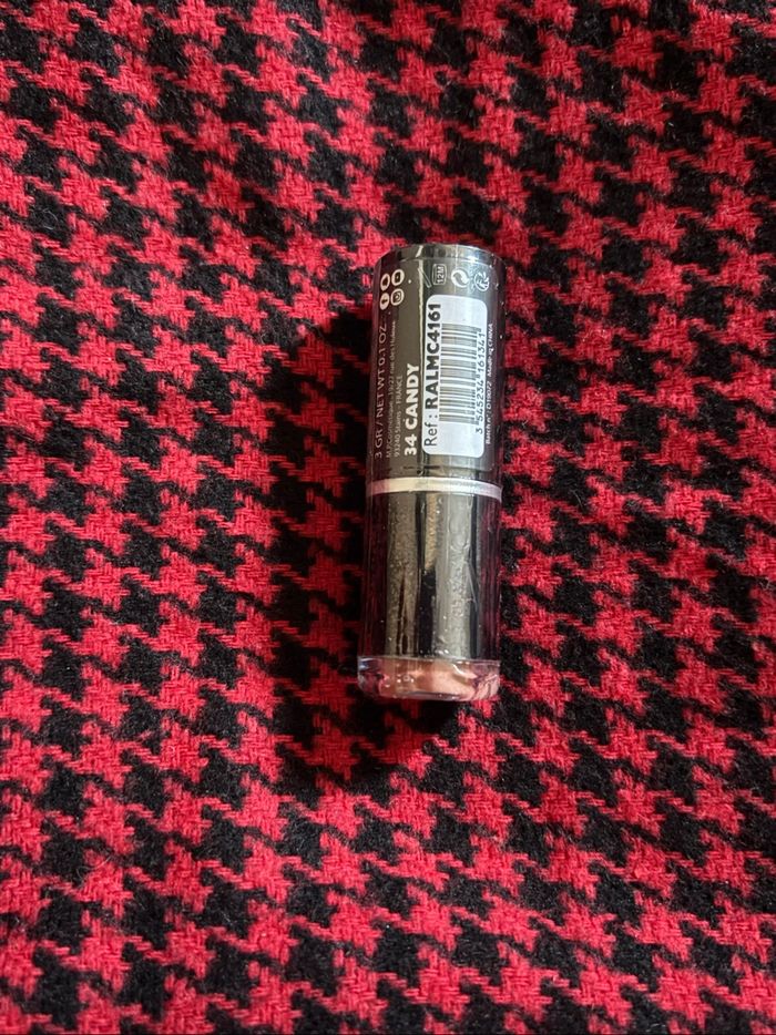 Rouge à lèvres nude