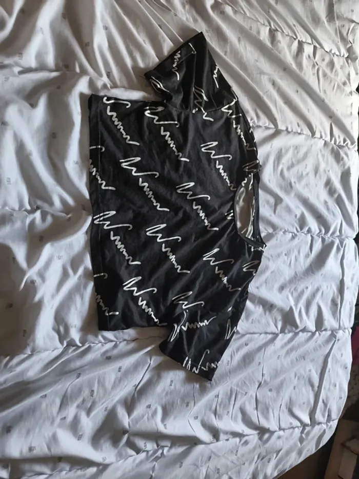 T-shirt crop top