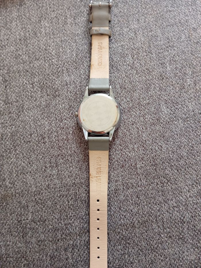 Montre Swarovski grise - photo numéro 4