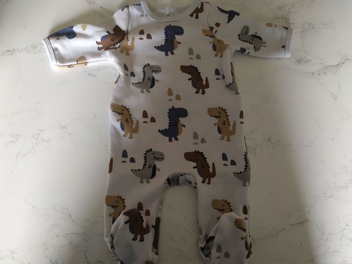 Pyjamas 1 mois - photo numéro 3