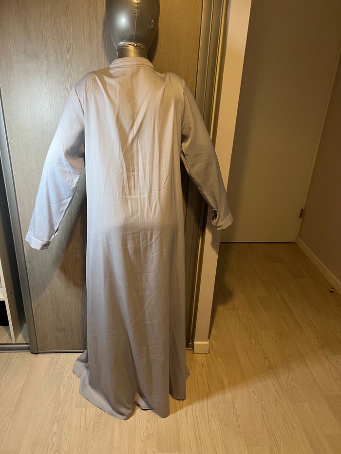 Abaya L