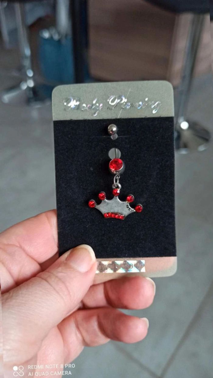 Piercing  couronne argenté rouge