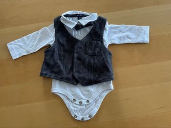 Body avec gilet de costume 3 mois