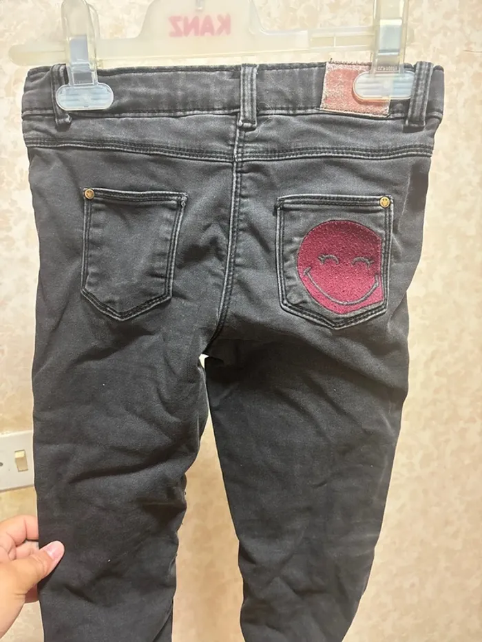 Jeans taille 6ans marque smiley world - photo numéro 3