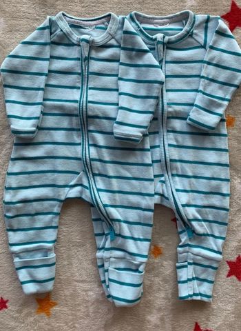 Lot 2 pyjamas bébé DIM zippés 1M bleus et verts – Neufs