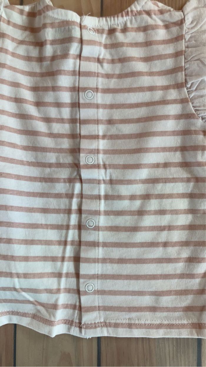 Lot 2 t-shirts manches courtes fille 6 mois - photo numéro 3