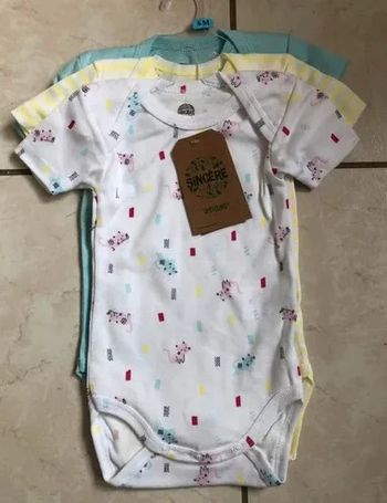 Lot de 3 Bodies manches courtes fille Sincere coton bio T 6 mois neufs dans emballage