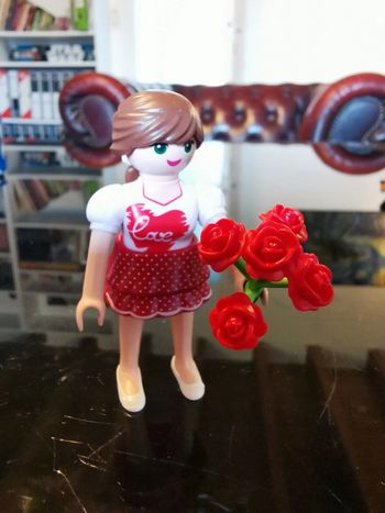 Playmobil fille au bouquet