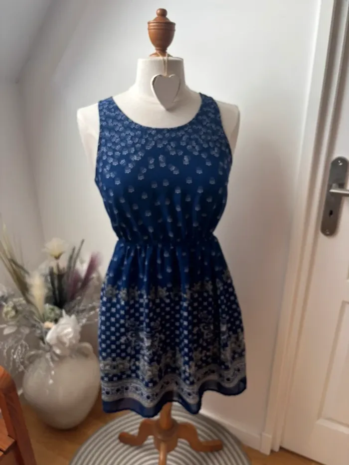 💙 Jolie robe d’été H&M T40 à prix doux 💙 - photo numéro 2