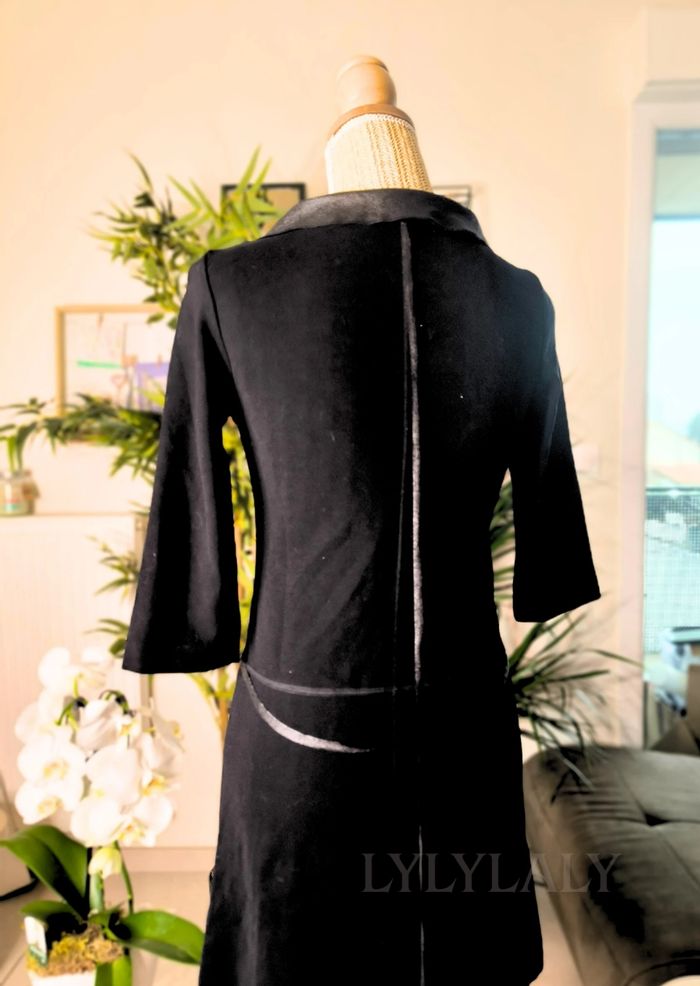 Robe Cop Copine noire col claudine en parfait état - photo numéro 4