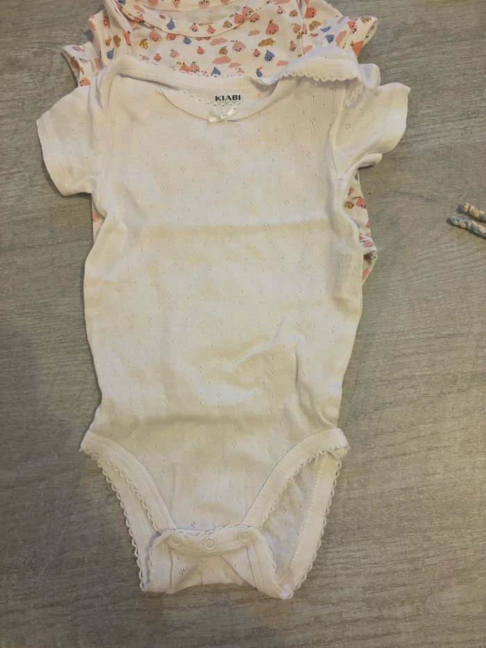 Lot de bodies - photo numéro 2