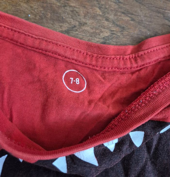 T-shirt garçon rouge, motif graphique, taille 7/8 ans - photo numéro 2