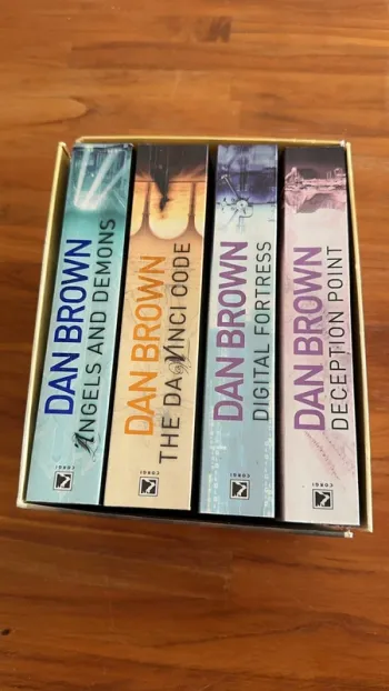 Lot de 4 livres de dan Brown