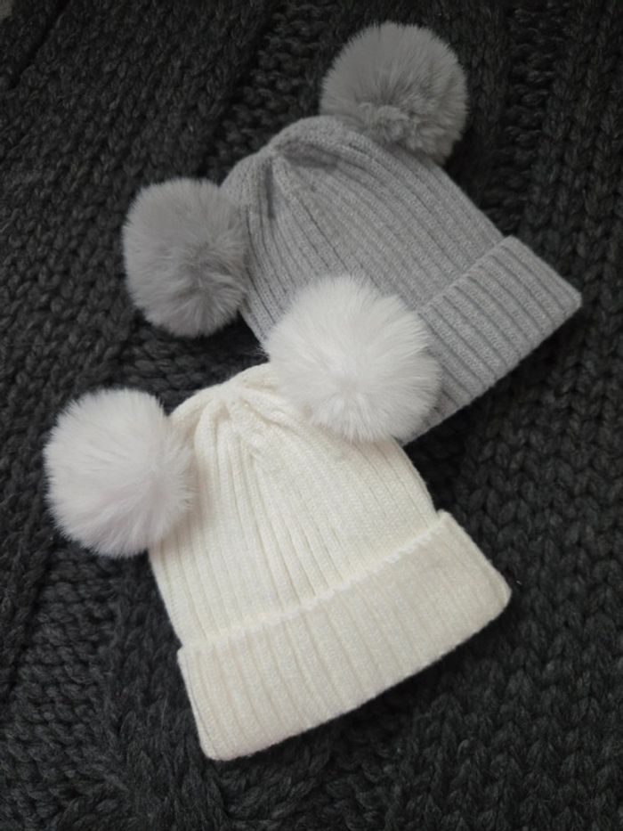 Lot de deux bonnets