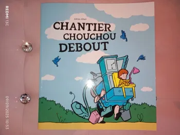 Livre chantier chouchou debout