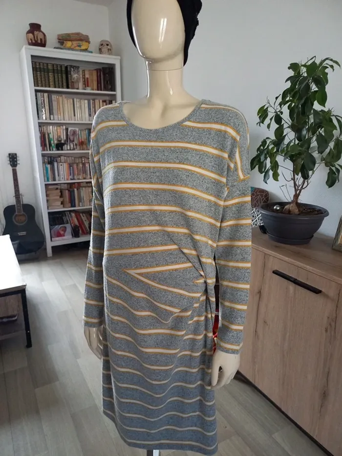 Robe en laine T.46 - photo numéro 2