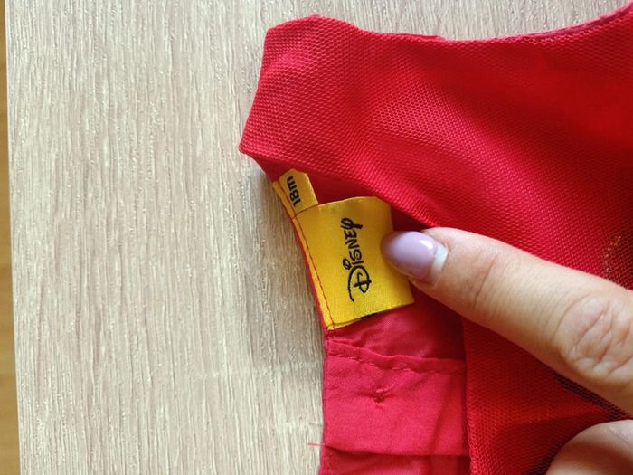 C45 robe type cérémonie rouge Disney 18 mois - photo numéro 4