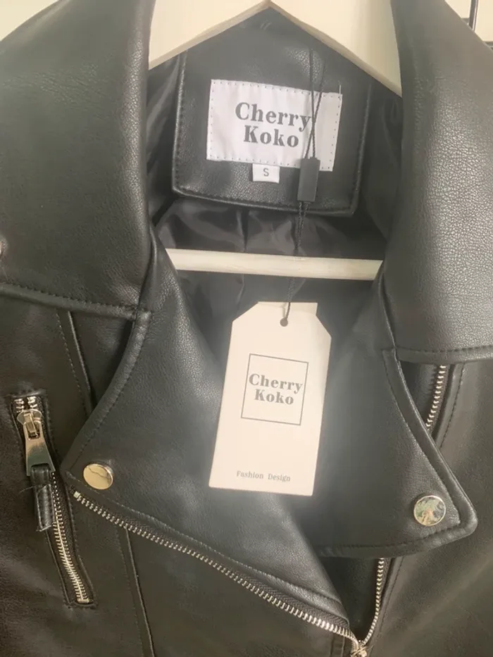 Blouson Cherry Koko neuf TS - photo numéro 4