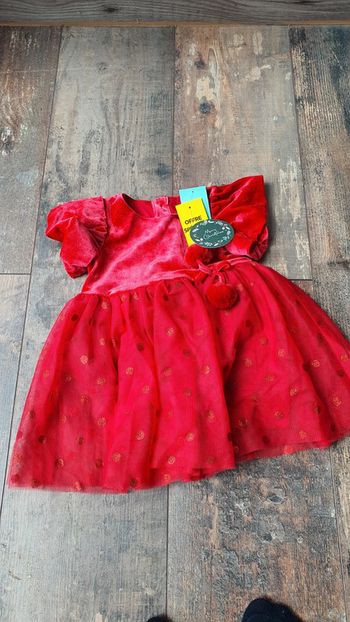 Très belle robe tex  9 mois en très bon état 👌