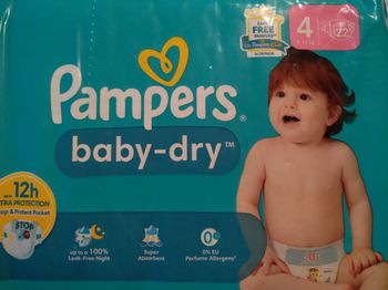 Lot de 4 paquets de couches bébé Pampers baby-dry taille 4
