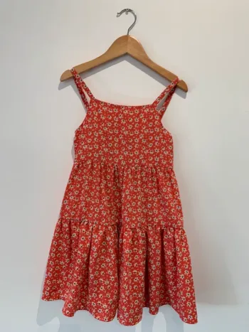 Robe légère rouge fleurie